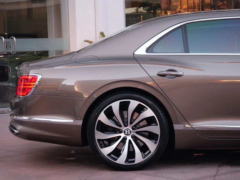2026 Bentley Continental - Image 9 of 28