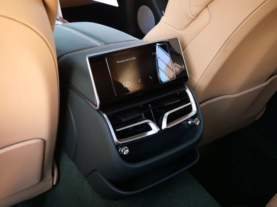 2026 Bentley - Image 21 of 27