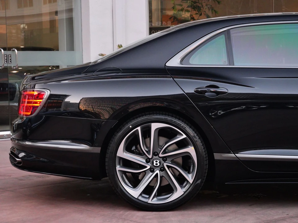 2026 Bentley Continental GT Speed 4th Gen - Image 8 of 27