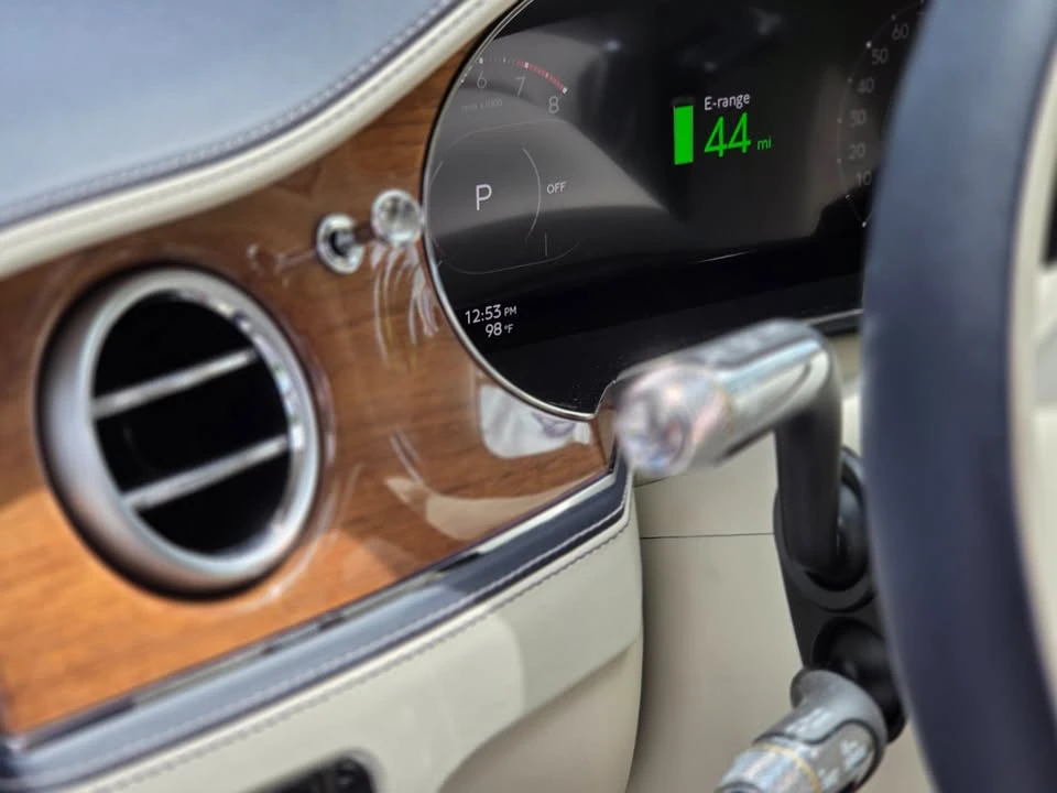 2026 Bentley Continental - Image 17 of 18