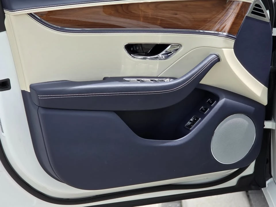 2026 Bentley Continental - Image 16 of 18