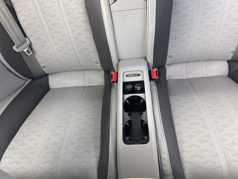 2026 Bentley Continental GTC - Image 24 of 31
