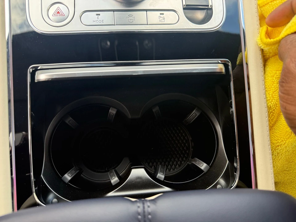 2026 Bentley Continental GTC - Image 26 of 31