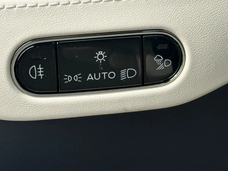 2026 Bentley Continental GTC - Image 20 of 31
