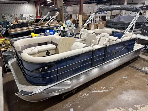 2026 Bentley Legacy 220 Navigator Quad Lounge Pontoon