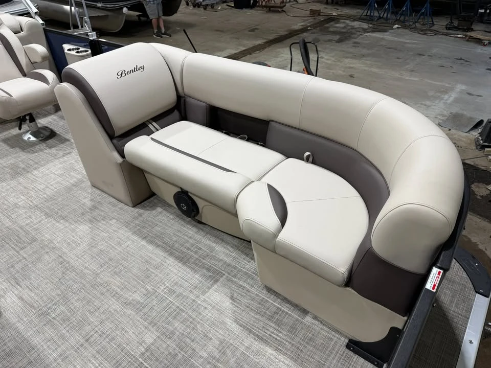 2026 Bentley - Image 9 of 20