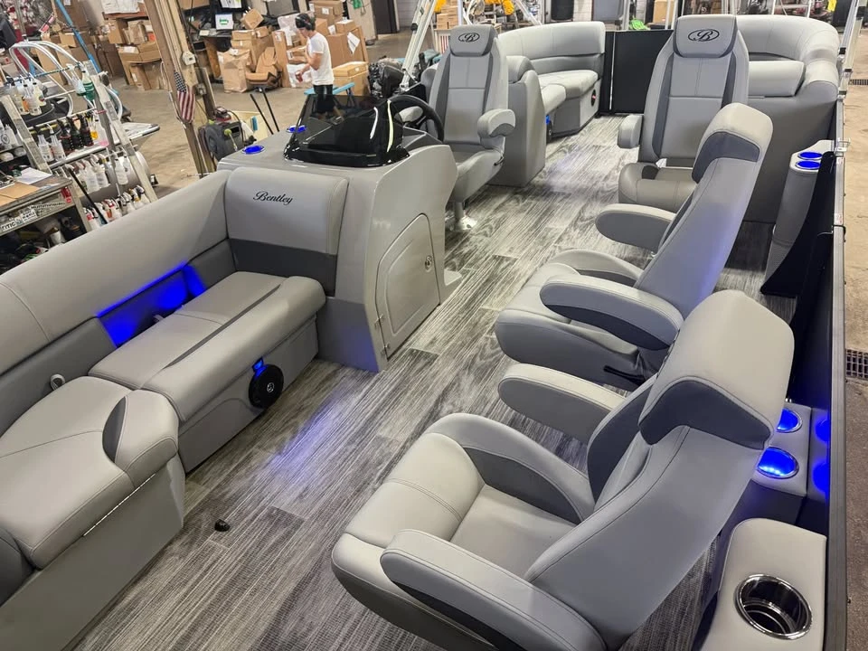 2026 Bentley - Image 18 of 20
