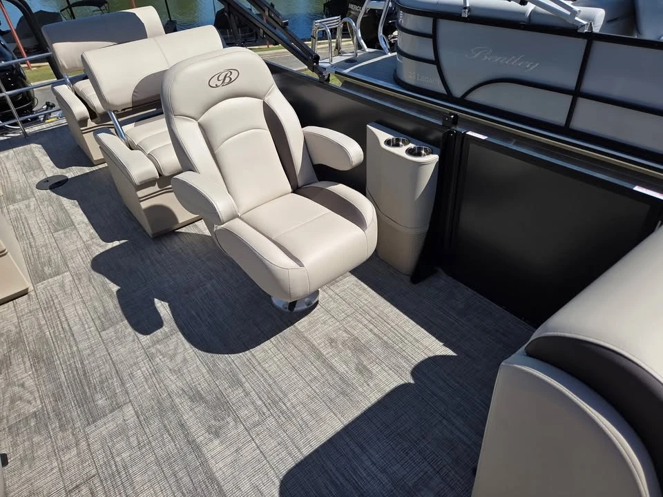 2026 Bentley - Image 7 of 8