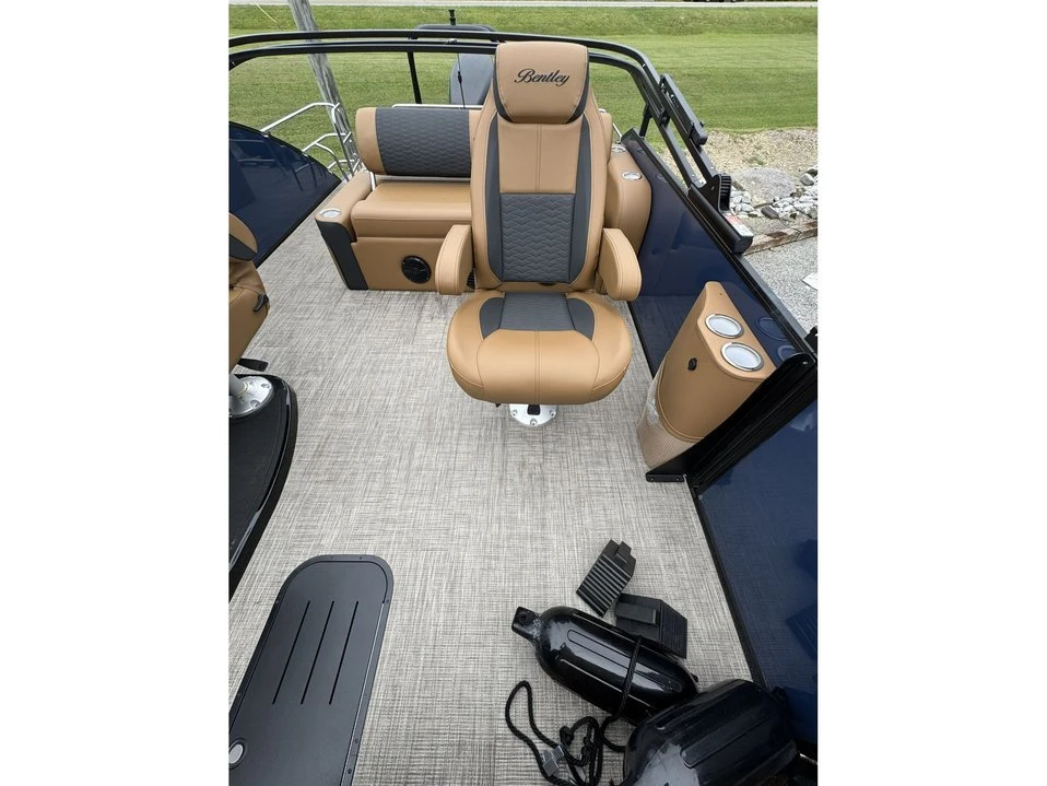 2026 Bentley - Image 12 of 20