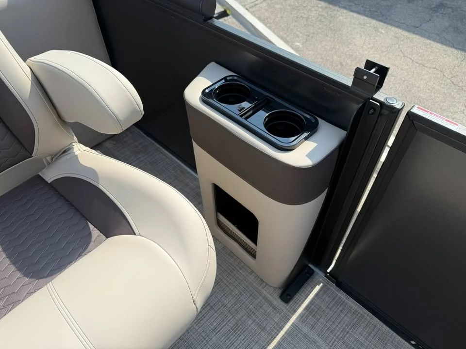 2026 Bentley - Image 13 of 17