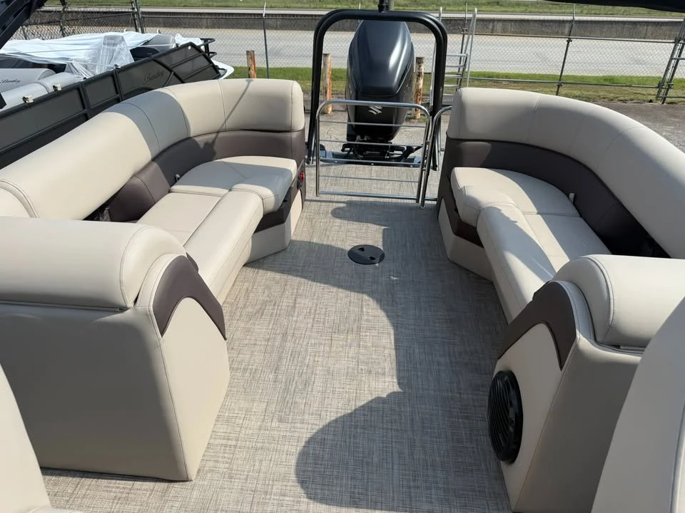 2026 Bentley - Image 14 of 17