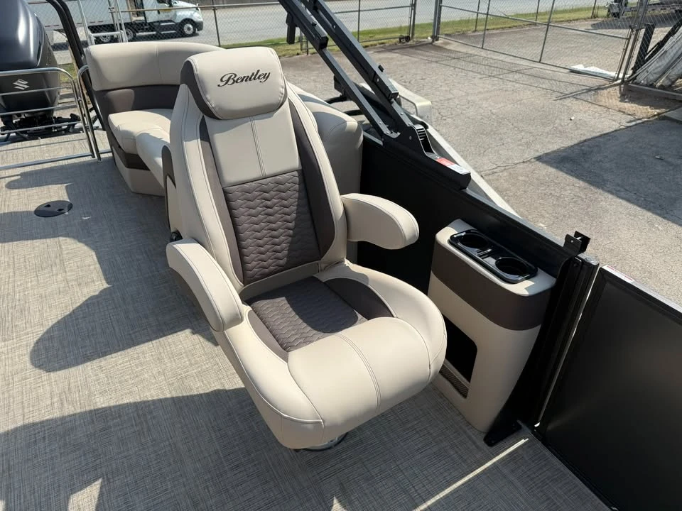 2026 Bentley - Image 12 of 17