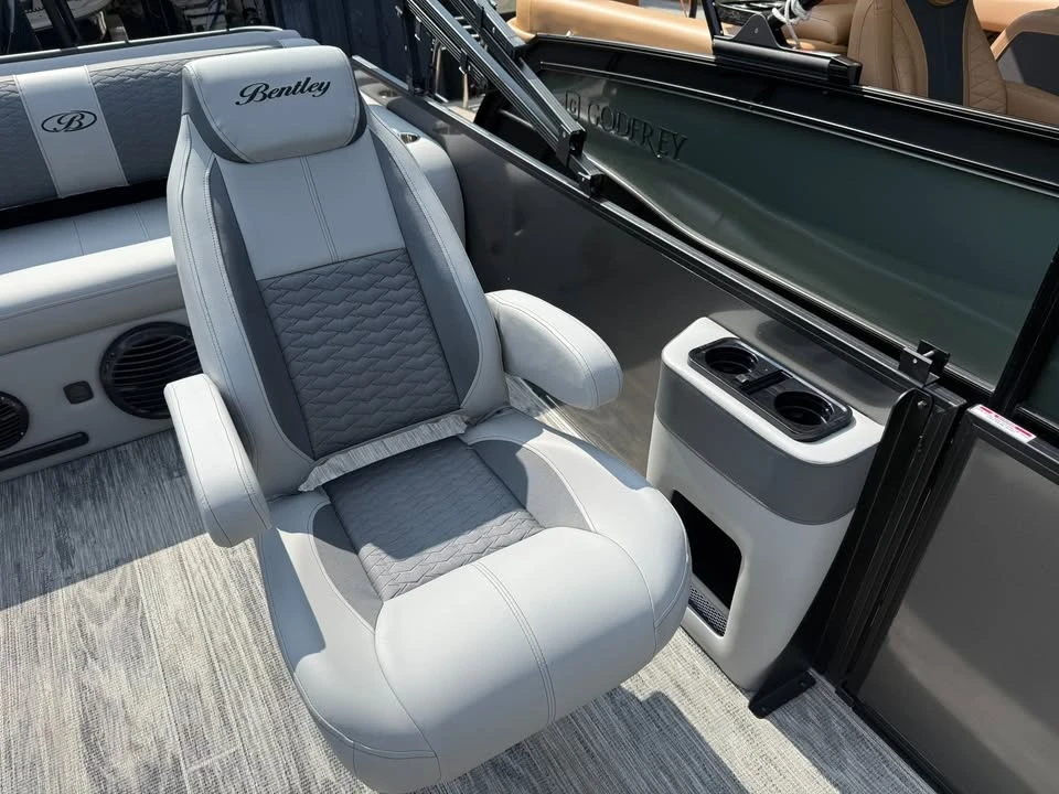2026 Bentley - Image 6 of 19