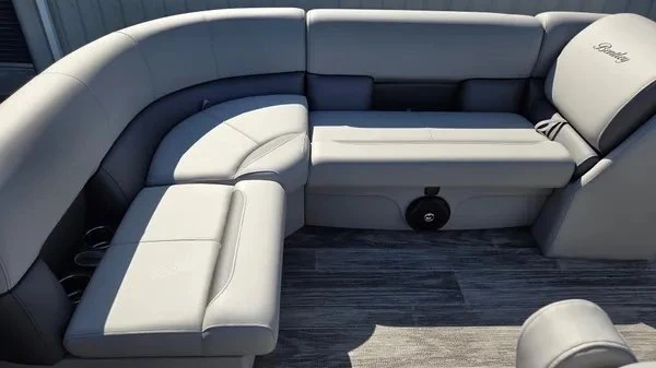 2026 Bentley - Image 15 of 20