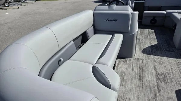 2026 Bentley - Image 7 of 20