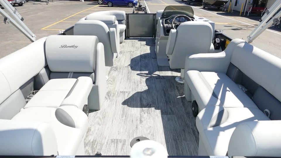 2026 Bentley - Image 18 of 20