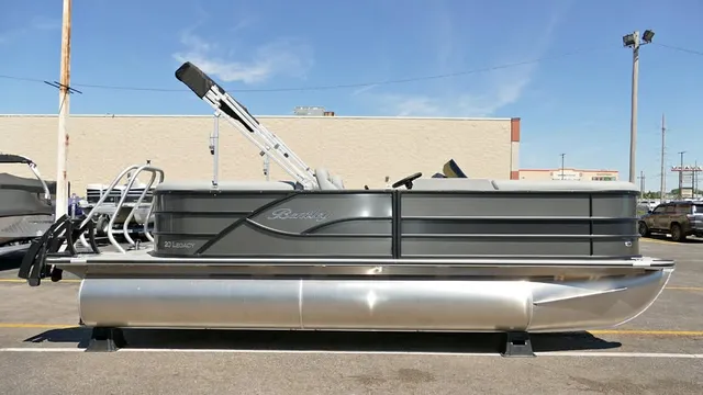 2026 Bentley Pontoons Legacy 200 Navigator