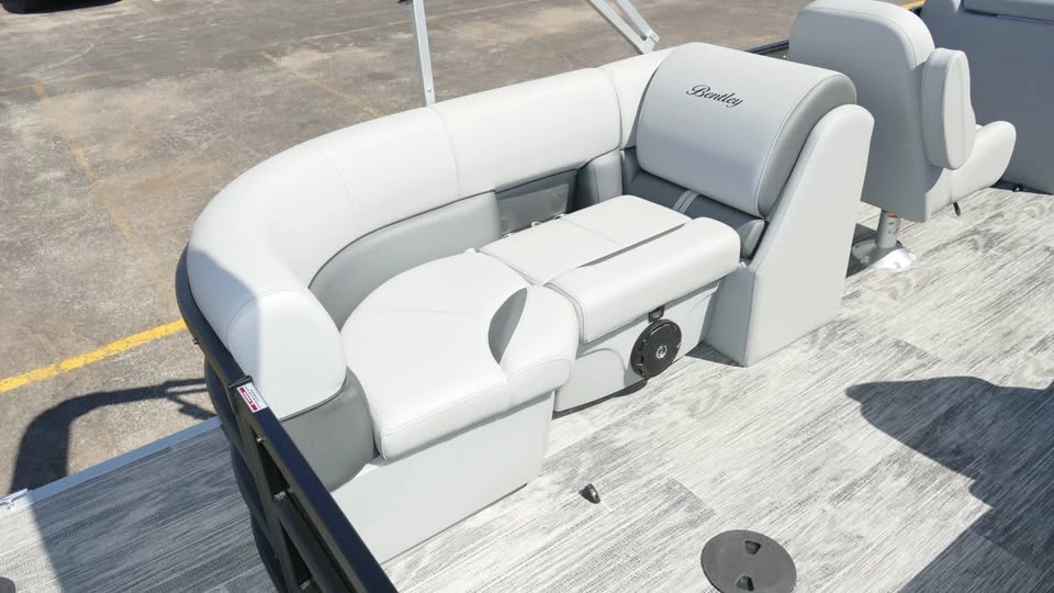 2026 Bentley - Image 16 of 20