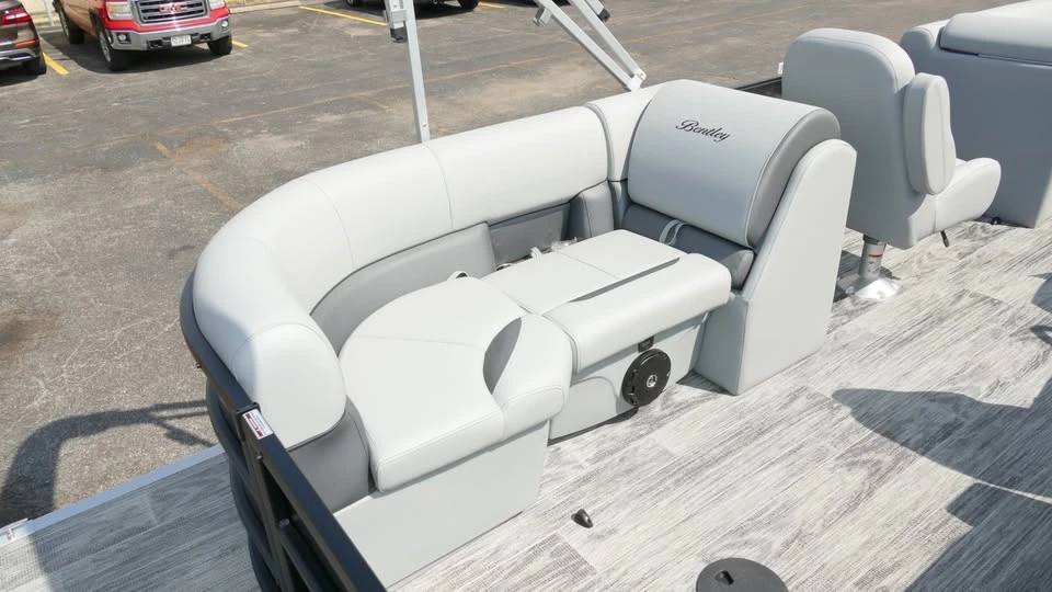 2026 Bentley - Image 15 of 20
