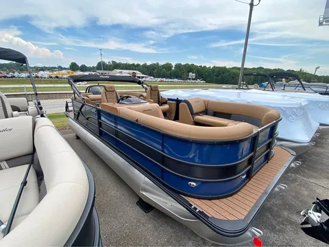 2026 Bentley Pontoons Legacy 223 Navigator