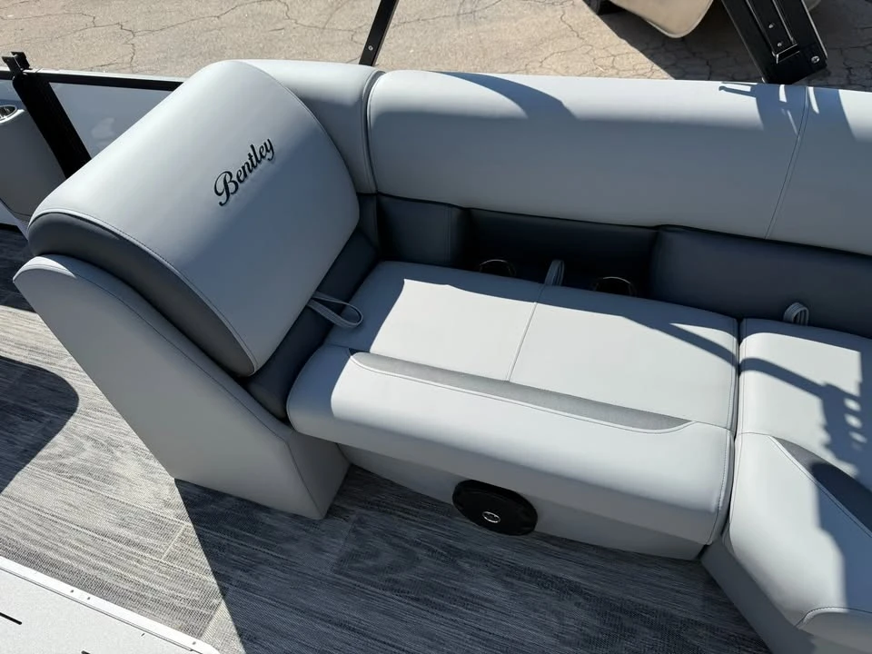 2026 Bentley - Image 13 of 20