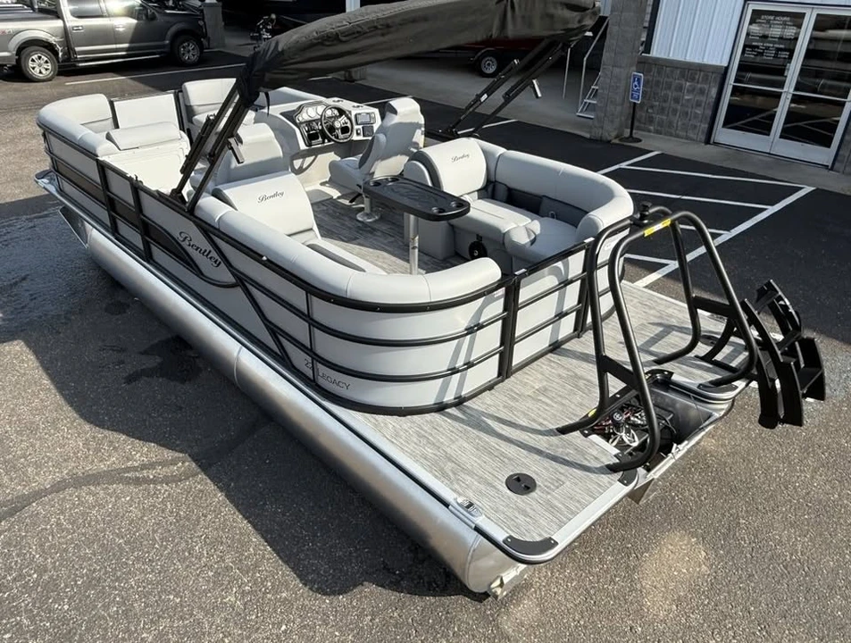 2026 Bentley - Image 16 of 20