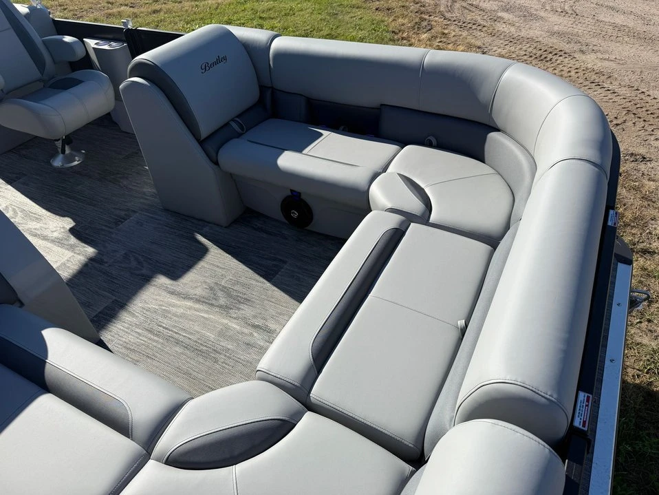 2026 Bentley - Image 9 of 20