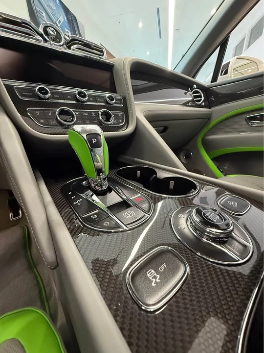 2026 Bentley Bentayga Speed - Image 8 of 18