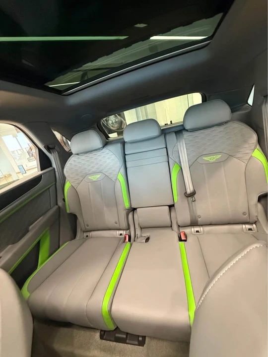 2026 Bentley Bentayga Speed - Image 9 of 18