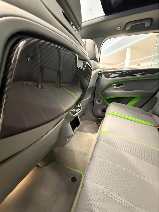 2026 Bentley Bentayga Speed - Image 15 of 18