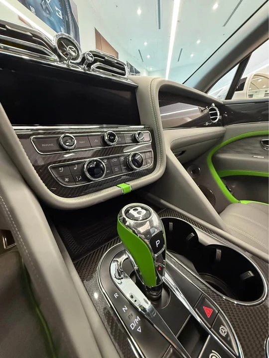 2026 Bentley Bentayga Speed - Image 10 of 18