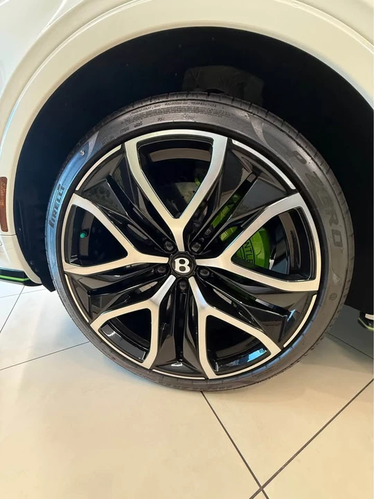 2026 Bentley Bentayga Speed - Image 2 of 18