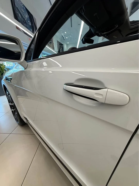 2026 Bentley Bentayga Speed - Image 11 of 18