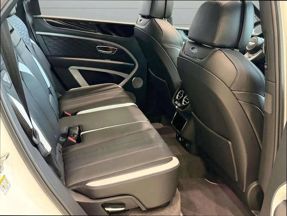 2026 Bentley Bentayga Speed - Image 20 of 20
