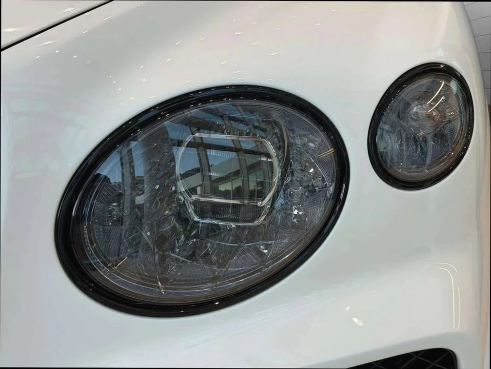 2026 Bentley Bentayga Speed - Image 10 of 20