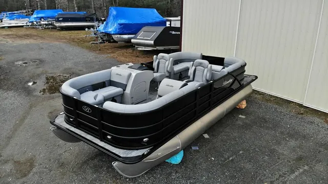 2026 Bentley Legacy 200 Navigator