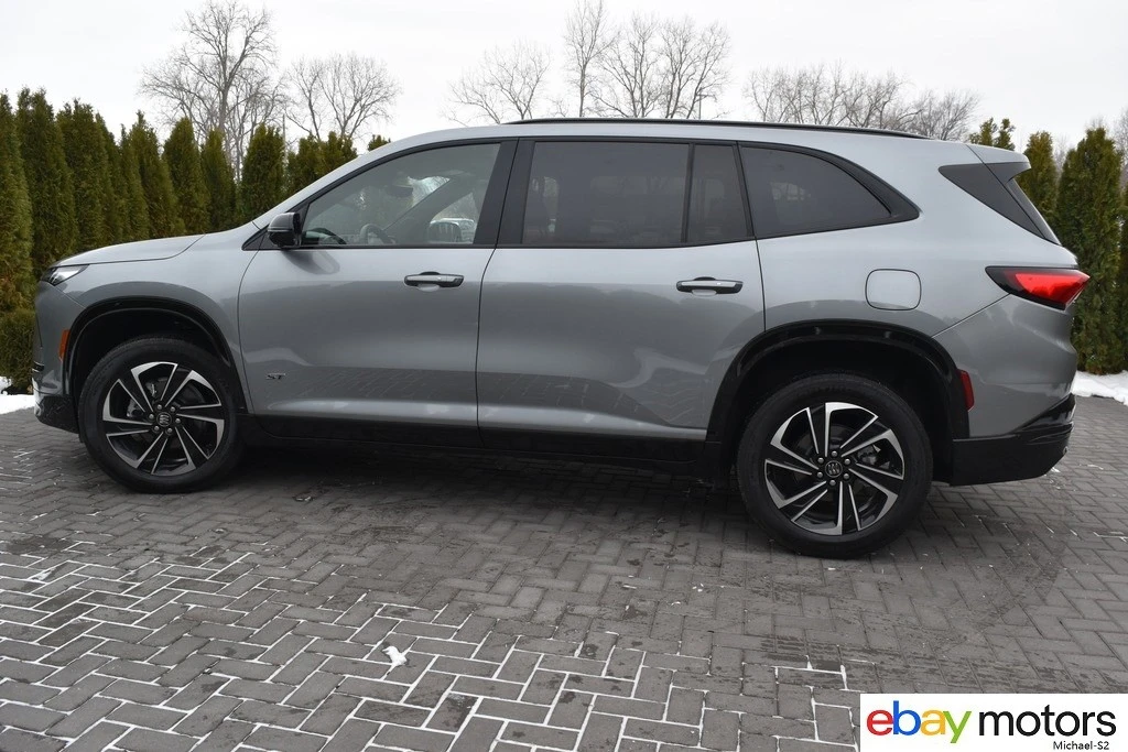 2026 Buick Enclave - Image 8 of 21