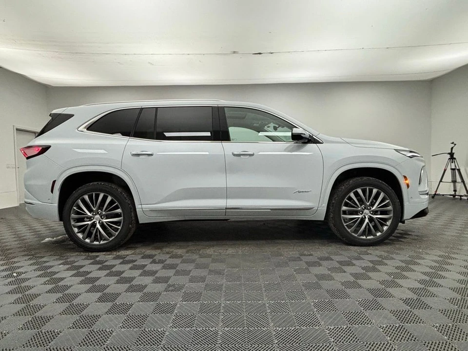 2026 Buick Enclave - Image 8 of 12