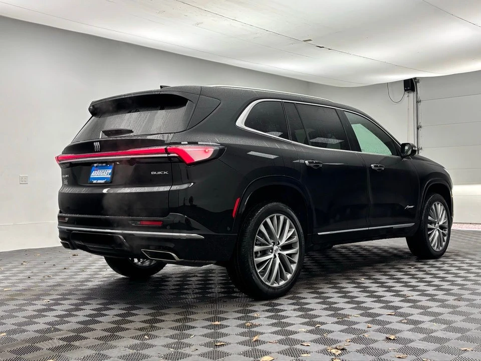 2026 Buick Enclave - Image 10 of 12