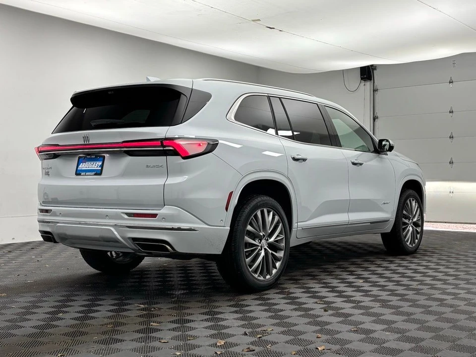 2026 Buick Enclave - Image 10 of 12
