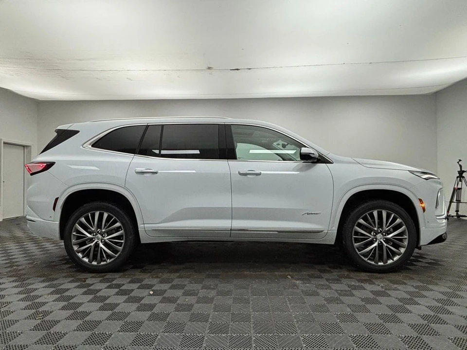 2026 Buick Enclave - Image 9 of 12