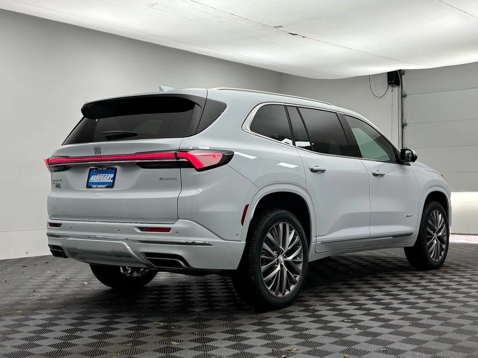 2026 Buick Enclave - Image 10 of 12