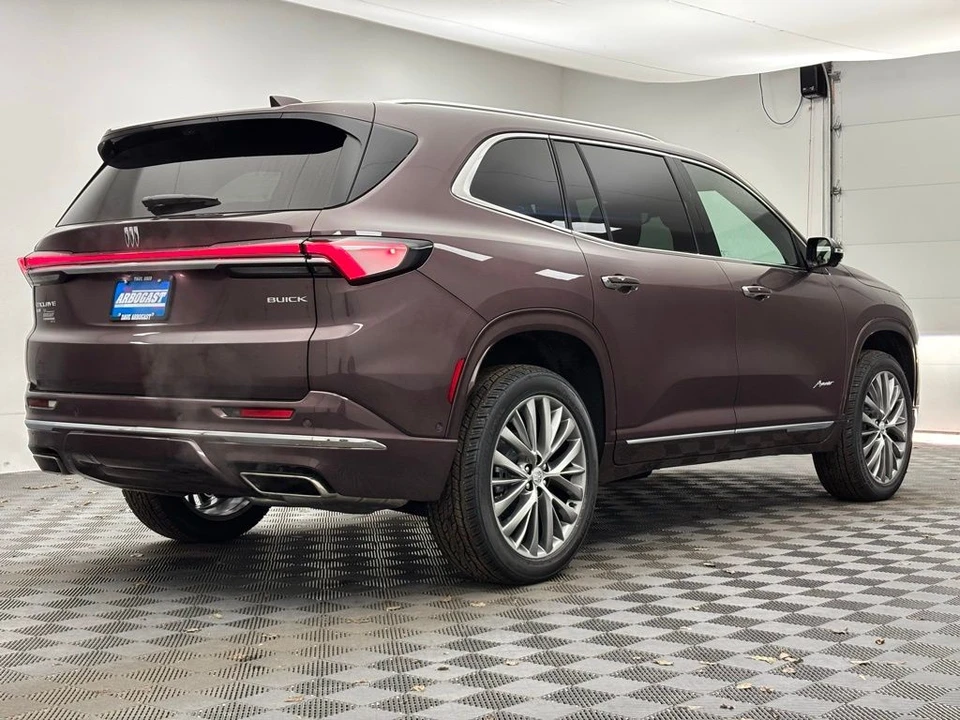 2026 Buick Enclave - Image 10 of 12