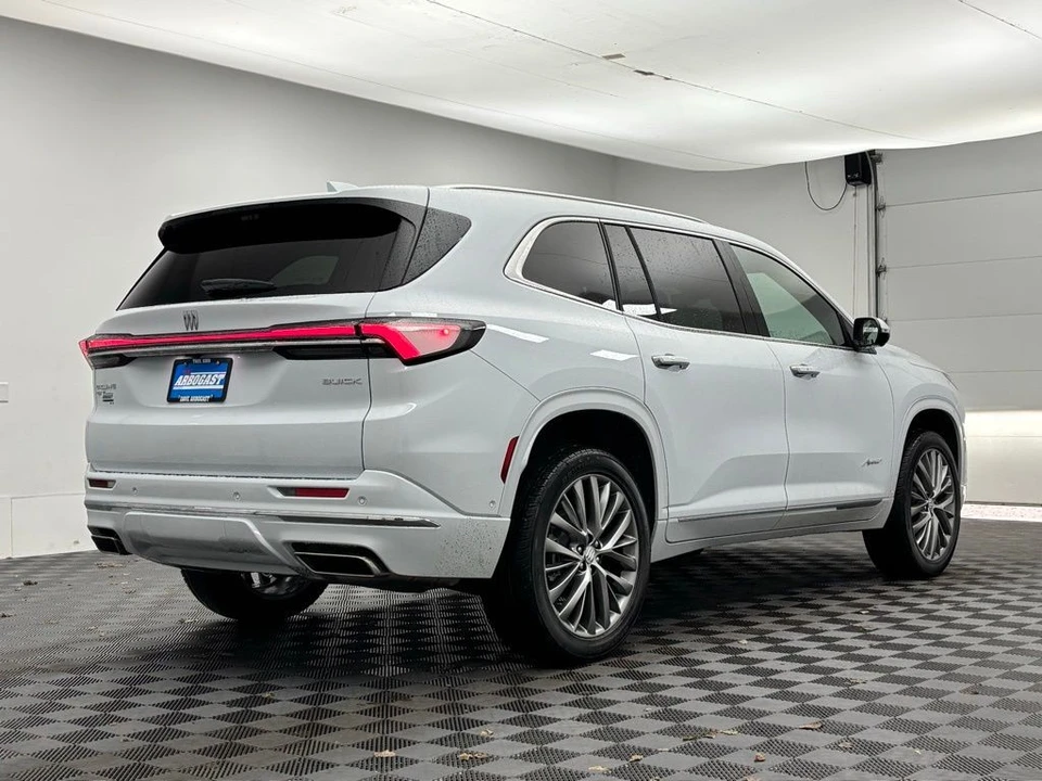 2026 Buick Enclave - Image 10 of 12