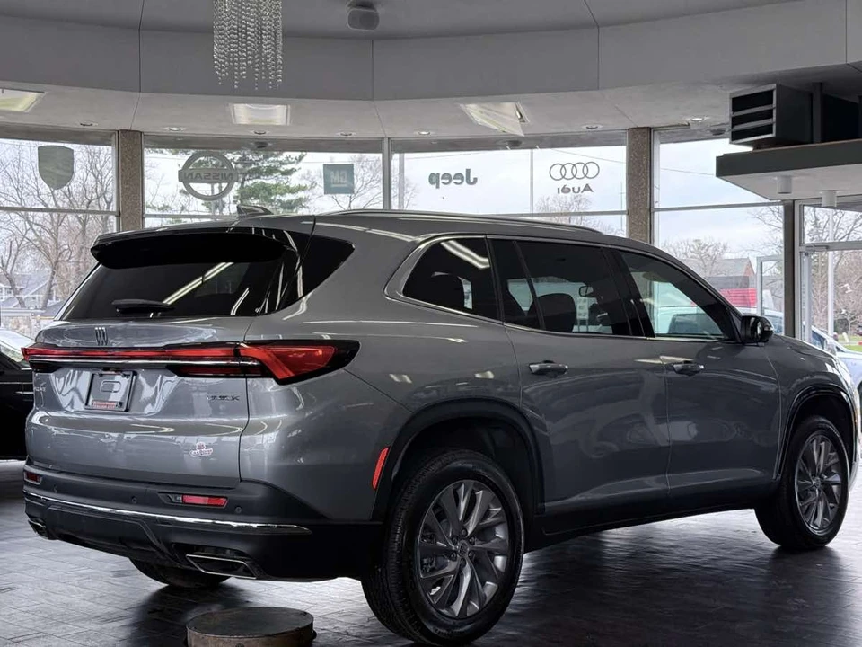 2026 Buick Enclave - Image 9 of 21