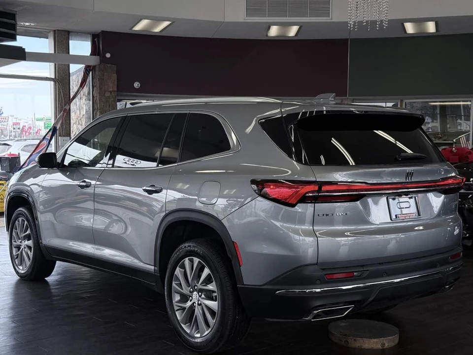 2026 Buick Enclave - Image 10 of 21