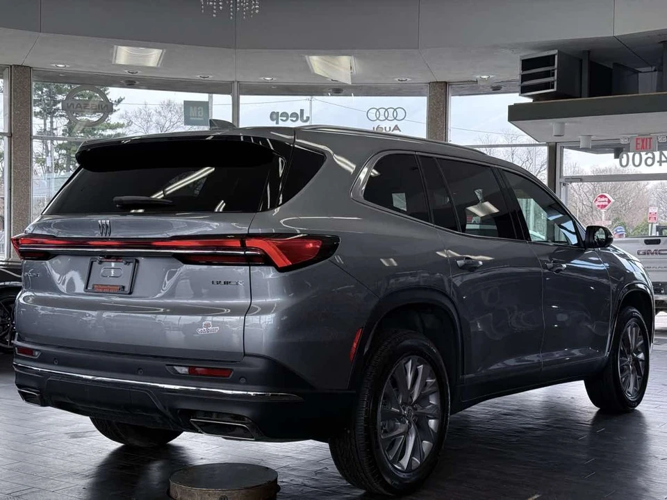 2026 Buick Enclave - Image 19 of 21