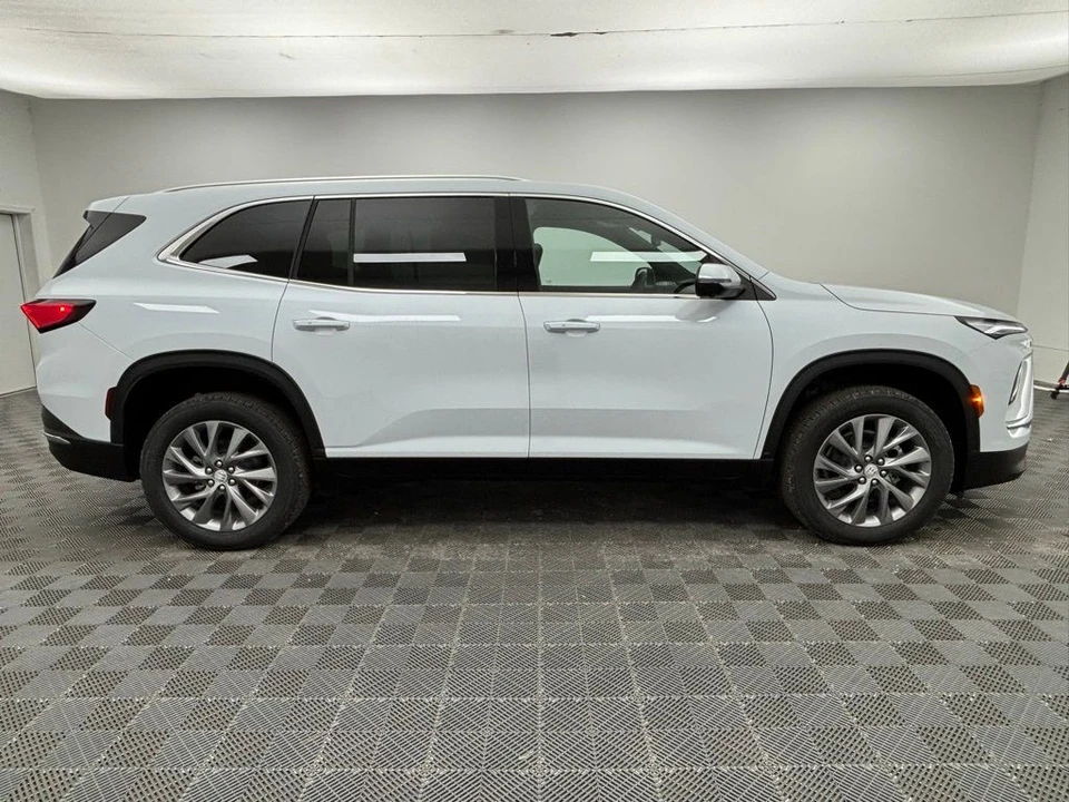 2026 Buick Enclave - Image 9 of 12