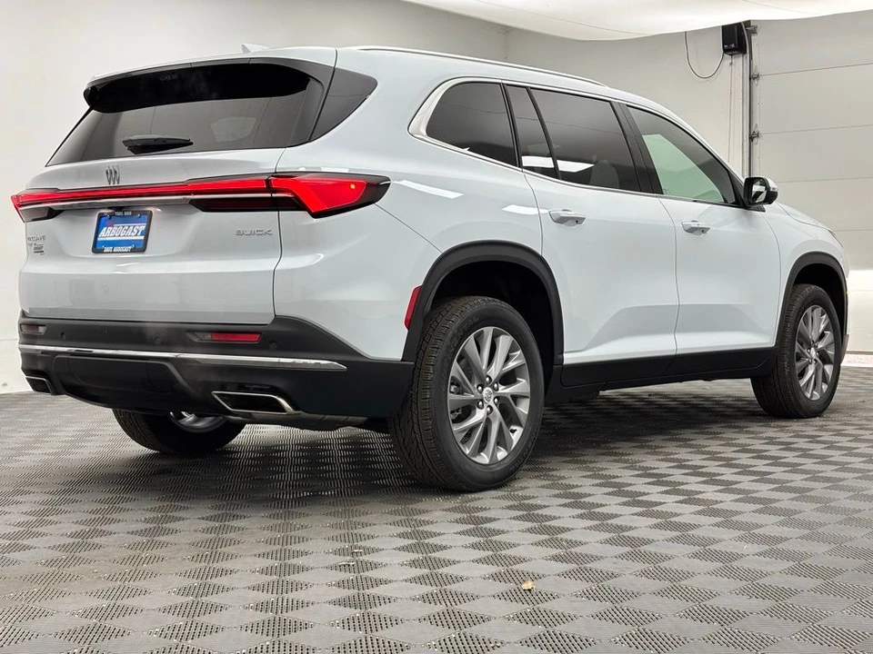 2026 Buick Enclave - Image 10 of 12