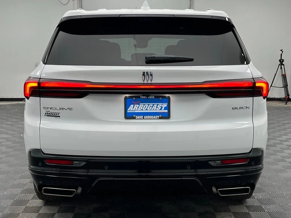 2026 Buick Enclave - Image 10 of 12